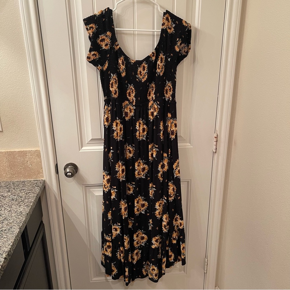 Torrid Women’s 14/16 Black Maxi Dress Sunflowers Hi-lo Wrap Flowy Off Shoulder - Picture 3 of 8
